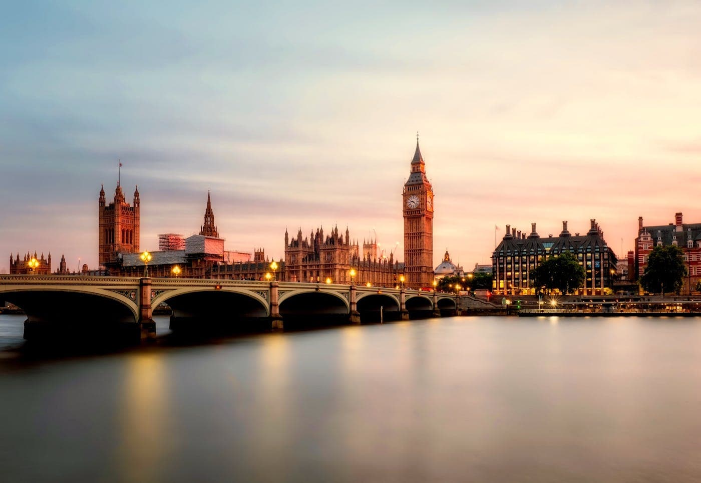 London skyline representing UK study